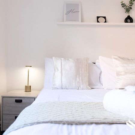 One Bedroom Apartment At Smooth Stays Short Lets & Serviced Accommodation Preston With Parking Near Train Station Eksteriør bilde