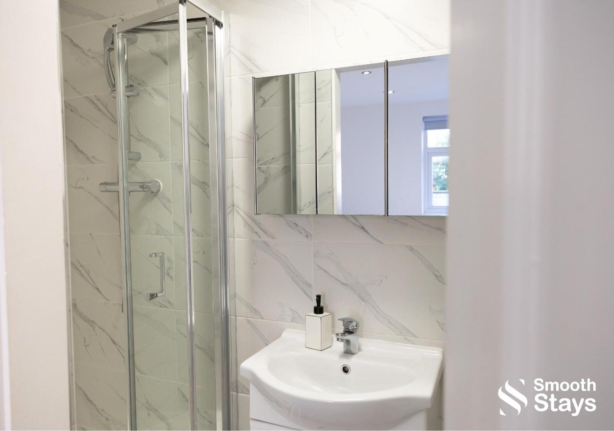 One Bedroom Apartment At Smooth Stays Short Lets & Serviced Accommodation Preston With Parking Near Train Station Eksteriør bilde