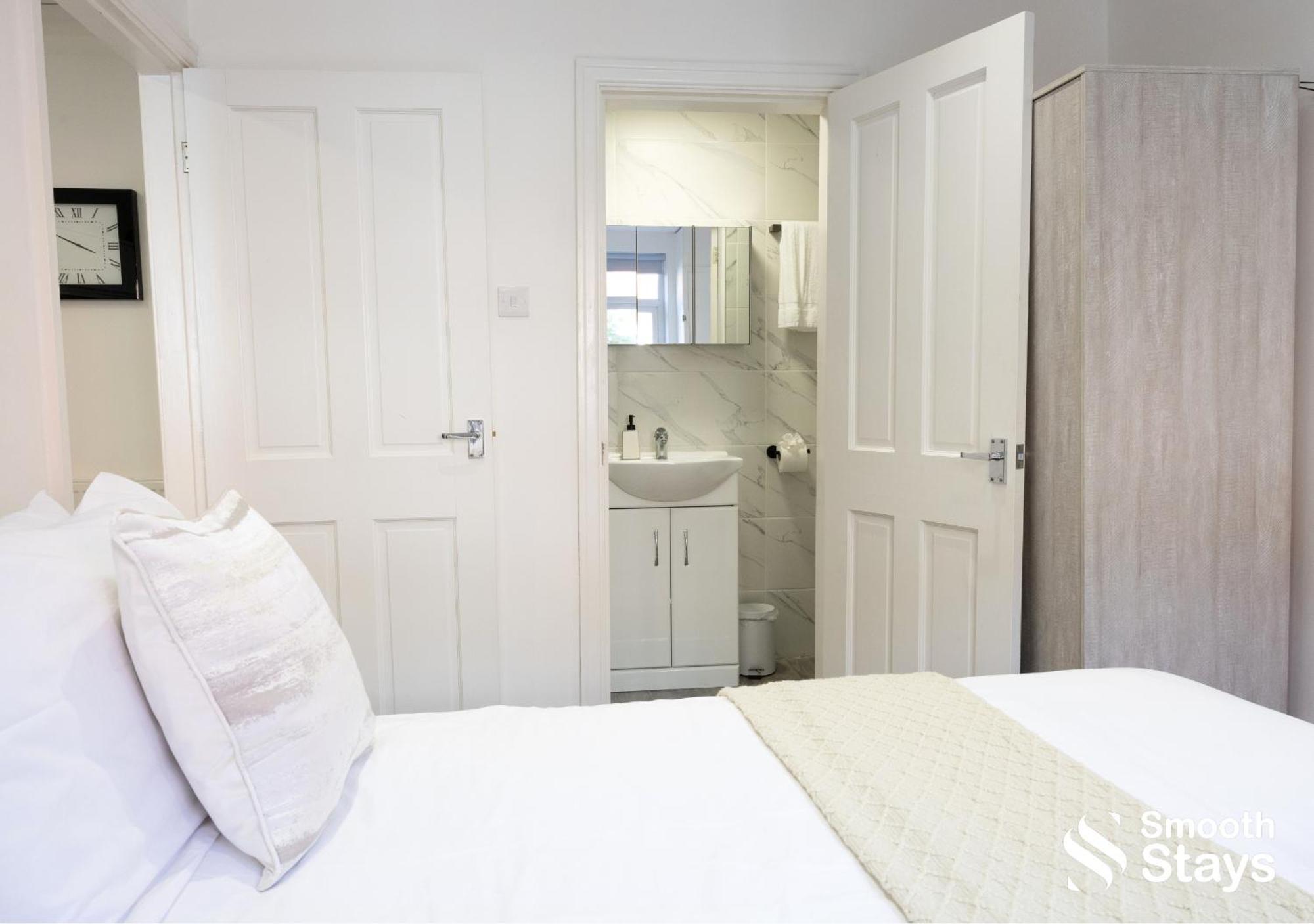 One Bedroom Apartment At Smooth Stays Short Lets & Serviced Accommodation Preston With Parking Near Train Station Eksteriør bilde